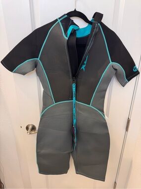 Xcel Women's Short Sleeve Rashguard Suit - Gray with Teal Trim